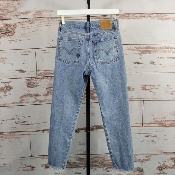 Levi's Premium Wedgie High Rise Jean Raw Hem Size 25 - Picture 2 of 11